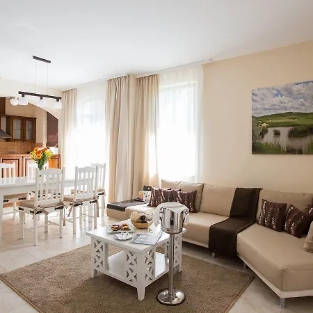 Complex Blacksearama Golf &