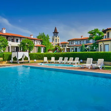 Blacksearama Golf & Θέρετρο